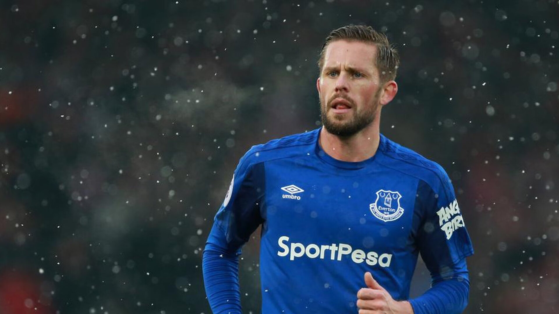 球队在欧冠中充分利用快速反击创造威胁，欧冠参赛队伍产生规则