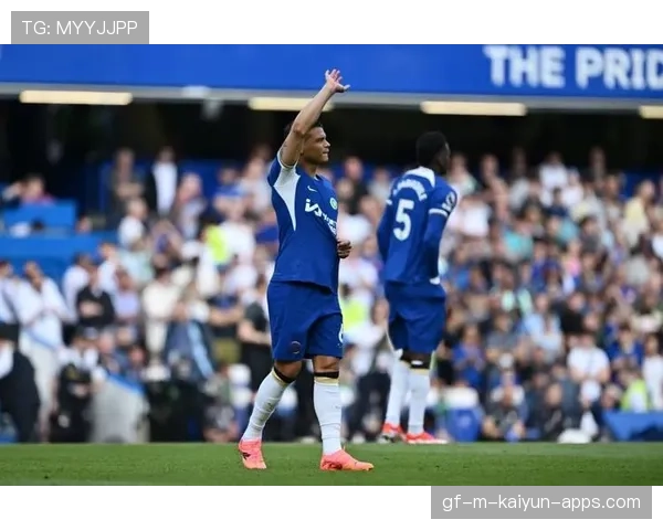 切尔西决赛3–0胜PSG,捧首个扩军俱乐部世界杯冠军